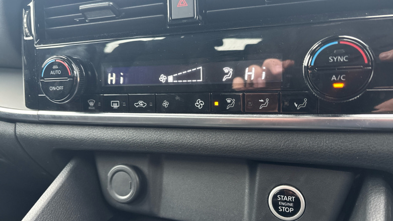 Nissan Qashqai 1.3 DiG-T MH 158 Acenta Premium 5dr Xtronic Petrol Hatchback